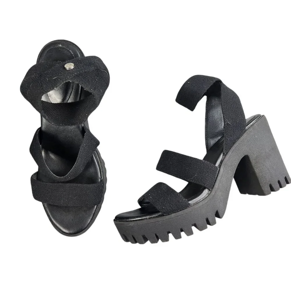 Madden NYC Womens Chunky Black Sandals Size 8 Lug Sole y2k Platform - Picture 1 of 9